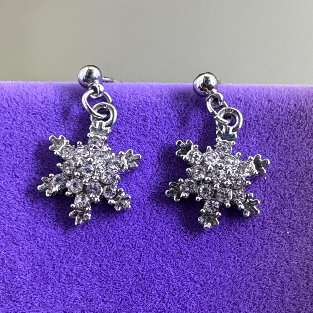Elegant Sterling Silver Snowflake Earrings